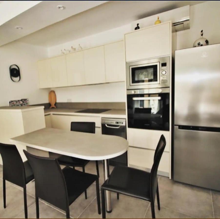 Azur Appart 4 Pers - Parking - Terrasse - 10Min Du Centre Cassis Zewnętrze zdjęcie