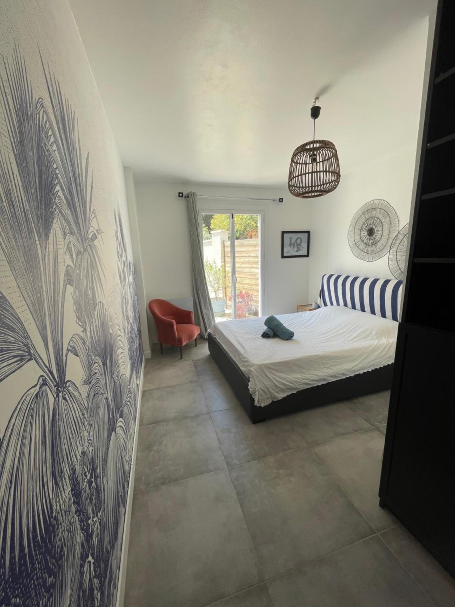 Azur Appart 4 Pers - Parking - Terrasse - 10Min Du Centre Cassis Zewnętrze zdjęcie