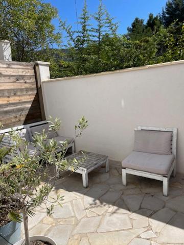 Azur Appart 4 Pers - Parking - Terrasse - 10Min Du Centre Cassis Zewnętrze zdjęcie